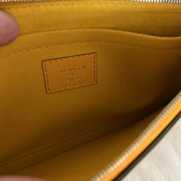 Louis Vuitton Epi Leather Neverfull MM - Picture 15 of 16